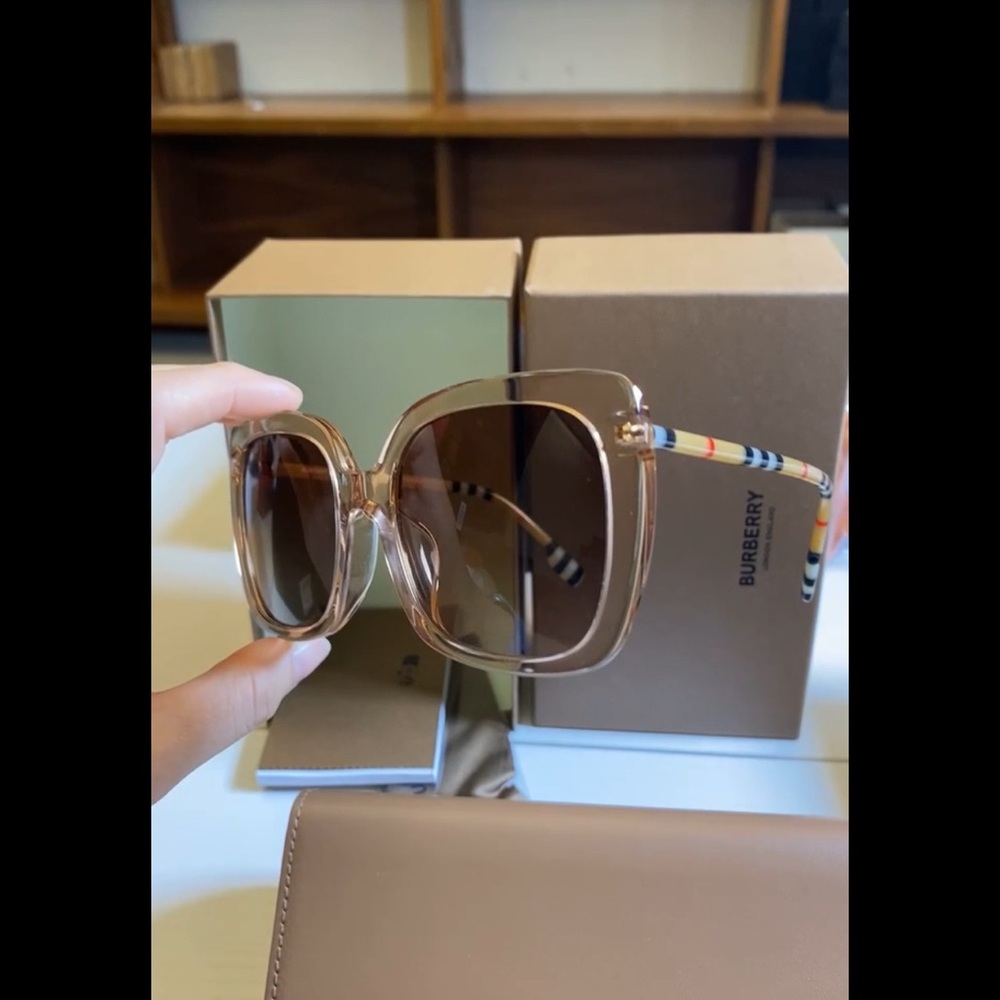 Brand new Burberry sunnies